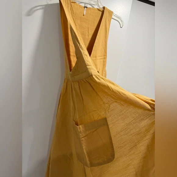 Free People / Women's Yellow Sleeveless Cotton Wrap Dress / Size M. - Picture 6 of 9